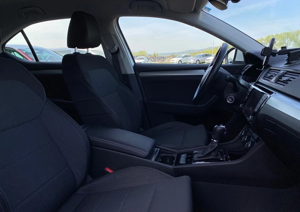 Skoda Superb cena 72900 przebieg: 123855, rok produkcji 2016 z Pszczyna małe 37